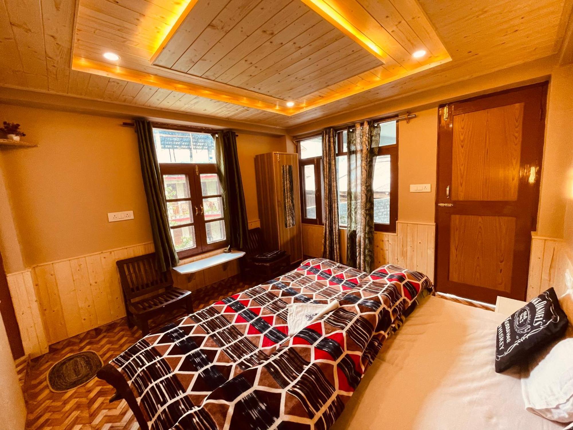 Хостел La Voglia-Old Manali Екстер'єр фото